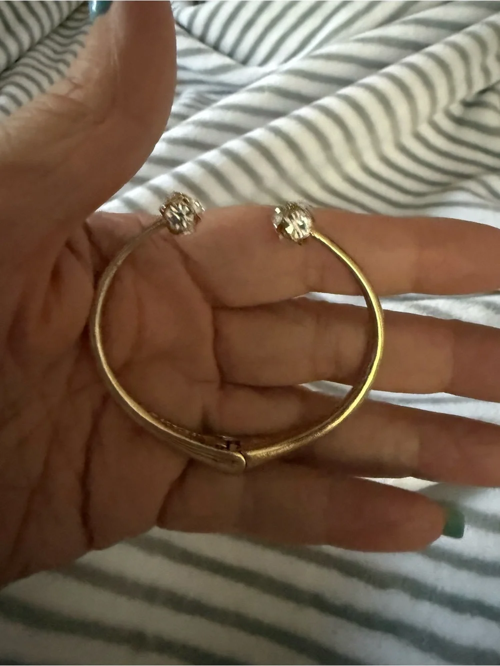 Vintage kate spade gold-tone open cuff bracelet with clear crystal clusters - Picture 2 of 6